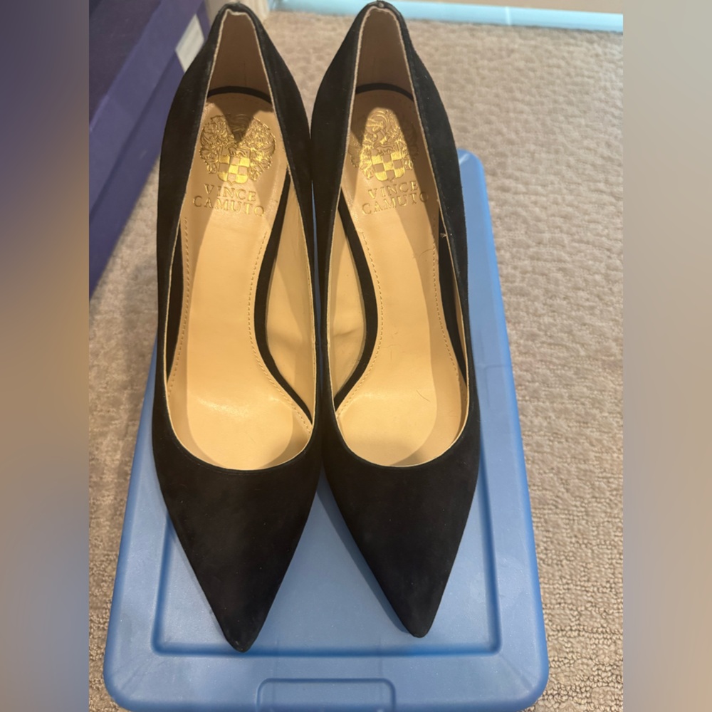 Vince Camuto Black Pointed Toe Suede Heels